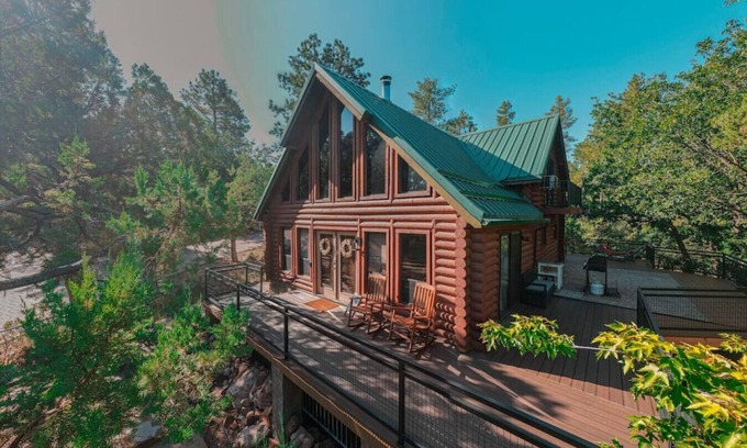Pine Cabina | Vevee's Pine A-Frame Retreat