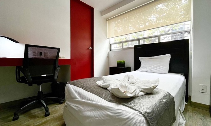 Escandón I Sección Casa | VH | Suite | Cama Matrimonial + Lavandería | Escandón | 330