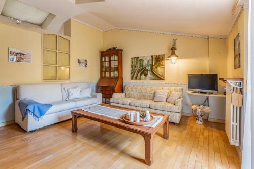 Zona Zara Apartamento | Via Delle Abbadesse 50 4 Pax Wi-Fi