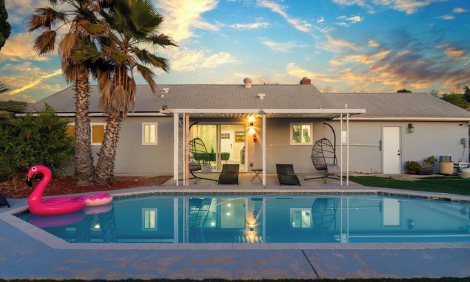 El Cajon Casa | ViaConsuelo Pool House w/Mountain View & Private Pool Sleeps 14!
