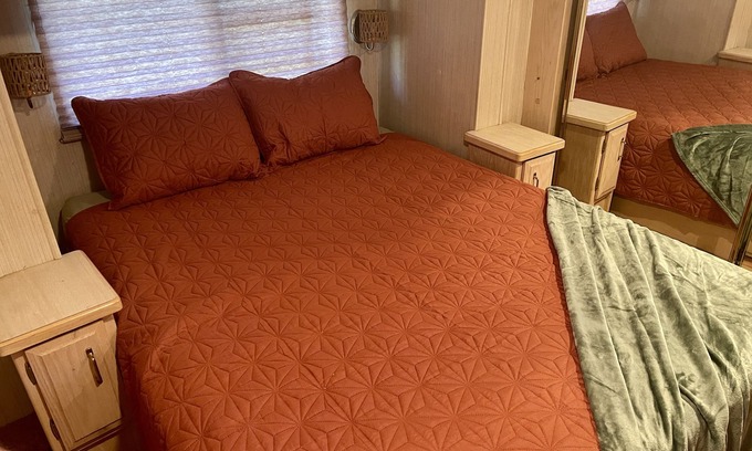 Mountain View Casa | Vibe'n in the View within walking distance from the square and Pickin' Park.