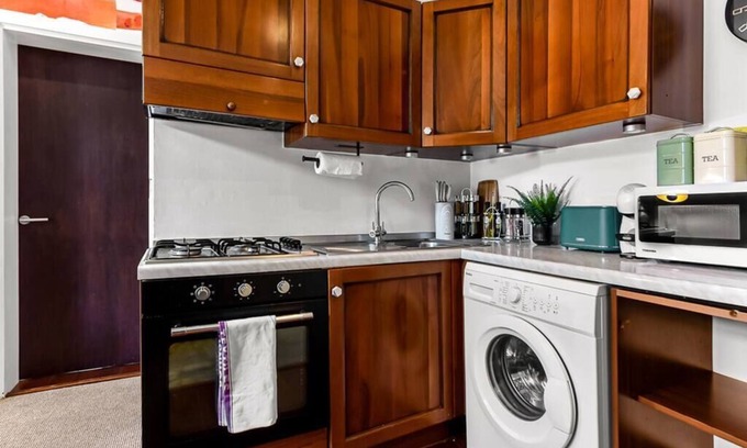 Walpole Apartamento | Vibrant 1 BD Retreat - Perfect for Couples