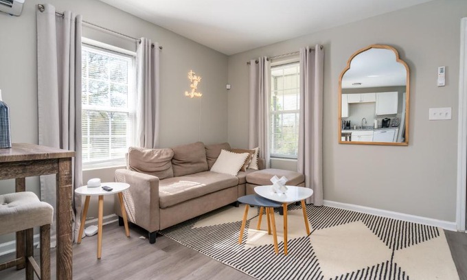 Columbia Apartamento | Vibrant 1 bed APT near Downtown Cola!