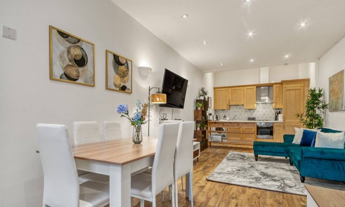 Bow Apartamento | Vibrant 2-Bed by Bow