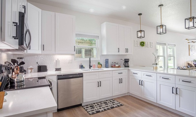 Denver Heights Casa | Vibrant 4BR 3BA Oasis Near Happy Downtown