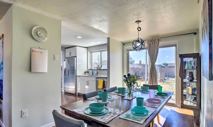 Montgomery Park Cabaña | Vibrant ABQ Adobe Den: Mtn Views, Walk to Park!