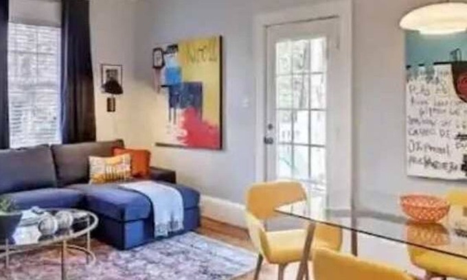 Dilworth Condominio | Bright and Restful 2BR near Uptown with Balcony