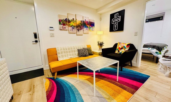 Hastings Casa | Vibrant East Van, easy access to downtown, mountains, shops and restaurants.