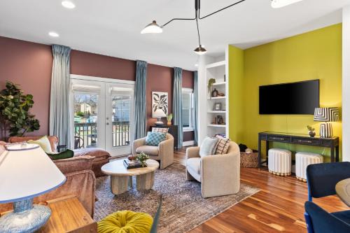 The Nations Casa | Vibrant Home in The Nations with Garage Walk to Restaurants and Shops