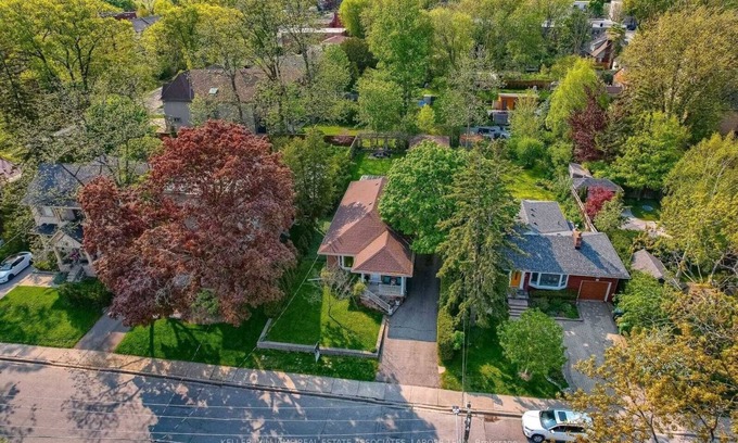 Port Credit Casa | Vibrant Lakefront Gateway