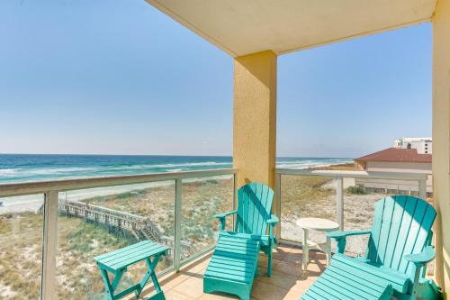 Navarre Beach Apartamento | Vibrant Navarre Condo Pool and Beach Chair Service!