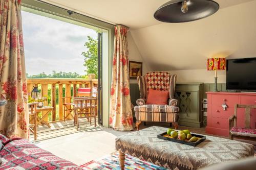 Stansfield Casa | Vibrant rural hideaway - Aspen Loft