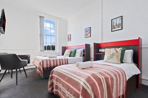 Dudley Apartamento | Vibrant, spacious studio with Parking and Netflix