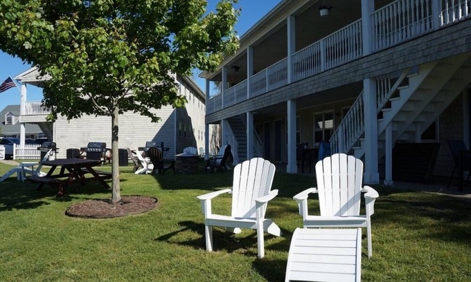 Block Island Apartamento | Vibrant Studio Ideal for Couples