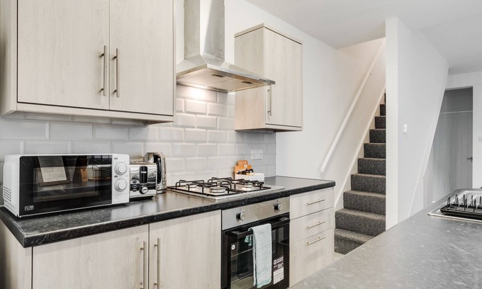 Liverpool Casa | Vichy - Strathcona Suites, 3 Beds Houses in Wavertree
