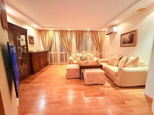 Burgas Center Apartamento | Victoria- две спални делукс до Морската градина и центъра
