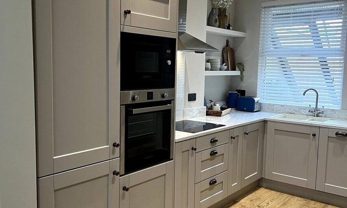 Bangor Casa | Victorian Apt. in Bangor