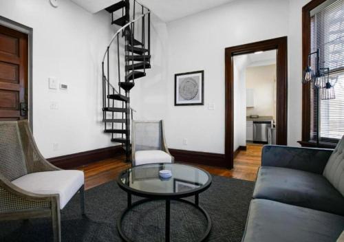 Hough Casa | Victorian Cozy Retreat Steps to Cleveland Clinic