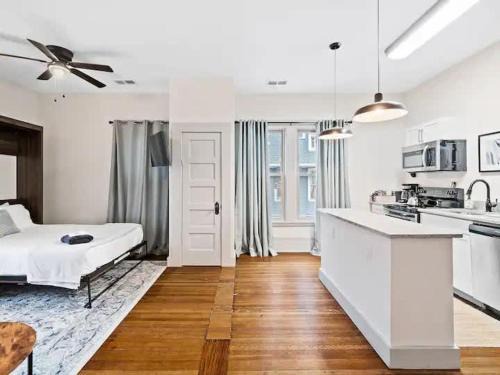 Hough Apartamento | Victorian Estates - Cute Stuido - Steps To Clinic