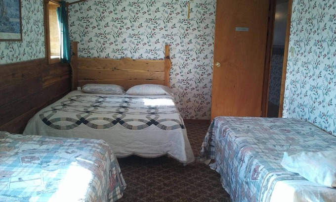 Dillon Cabina | Victorian Room at the Horse Prairie Stage Stop, Lodge, Saloon, Hotel