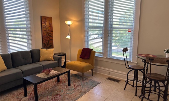 Curtis Park Apartamento | Victorian Schoolhouse Apartment 2 blocks from RiNo Unit 2