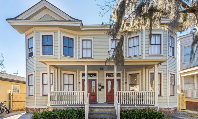 Dixon Park Casa | Victorian Townhouse in Savannah!