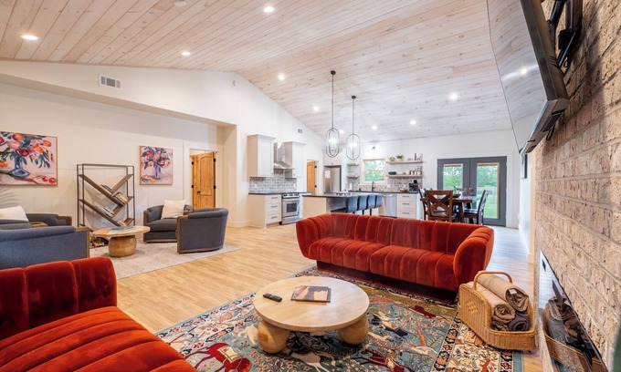 Wagener Casa | Victory Reins- Quiet Country Stay Near Aiken, Pet Friendly,