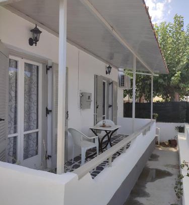 Scala Apartamento | Victory's house, 3min walk to Skala's sandy beach