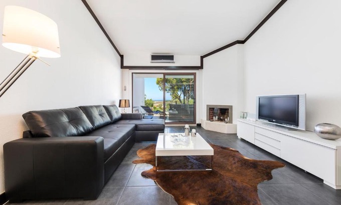 Quinta do Lago Apartamento | Victory Village T1 & Mezzanine