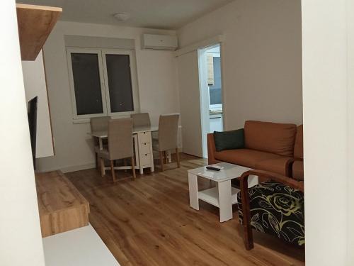 Sremska Mitrovica Apartamento | Vida
