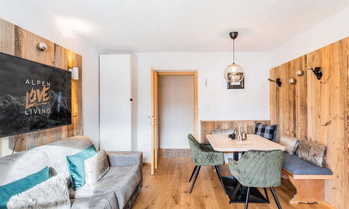 Reith bei Seefeld Apartamento | View Apartment - Wildfang Spa Retreat Seefeld