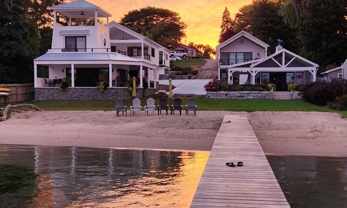 St. Clair Apartamento | Ver cargueros en el St. Clair River!