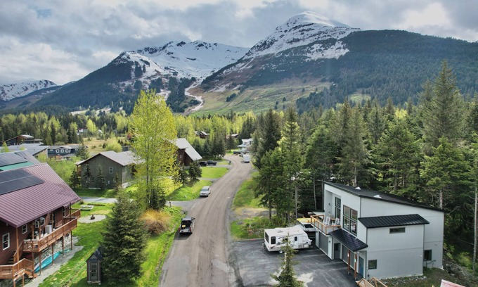 Alyeska Casa | View From the Top - Scenic Chugach Mountain Getaway