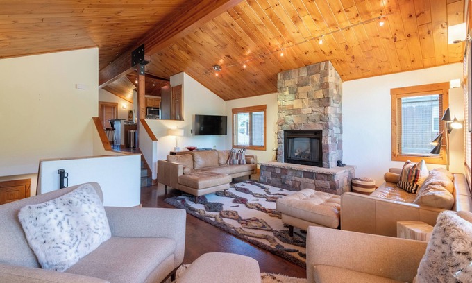 Crested Butte South Casa | Views, Convenience, and Easy Access Abound - SUPER CLEAN