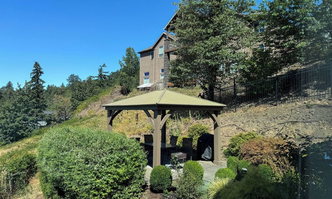 Washougal Casa | Views of the Columbia Gorge