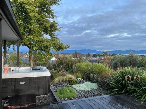 Blenheim Casa | Views over Blenheim - Blenheim Holiday Home