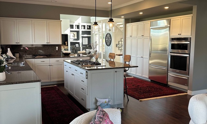 Eden Prairie Casa | views, views , views! peace, quiet, and relaxation