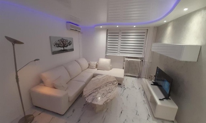 Banovo brdo Apartamento | Viktorija 1