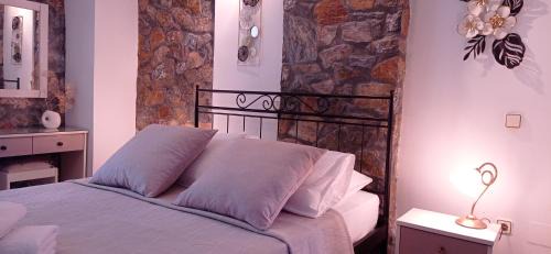 Plomari Apartamento | Vila 650 sqm, with Private Pool, 10 bedrooms with ensuite bathrooms & kitchen to each room - Elia Village by Irida Iris Group