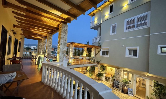 Vlore Casa | Vila Arial