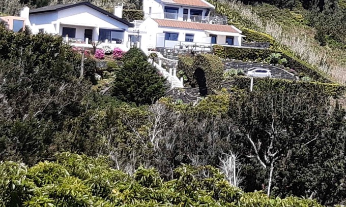 Caloura Apartamento | VILA BELA - Casa con vistas al mar y sierra