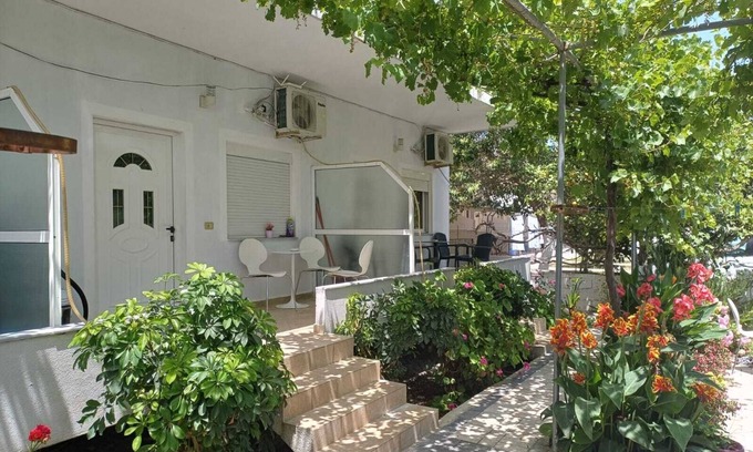 Borsh Apartamento | Vila Donald