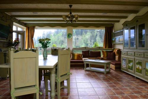 Sacele Casa | Vila Horia Bradet