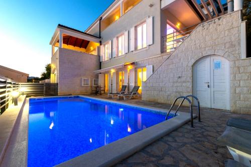 Tice Villa | vila ivan i ian