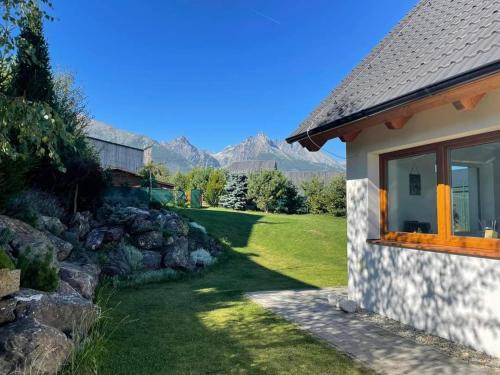Nova Lesna Casa | VILA LESNA House with a garden 2 minutes from the center of the Tatras