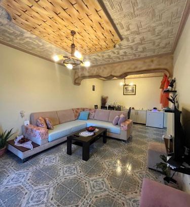Qafe e Gjashtes Apartamento | Vila Metushi