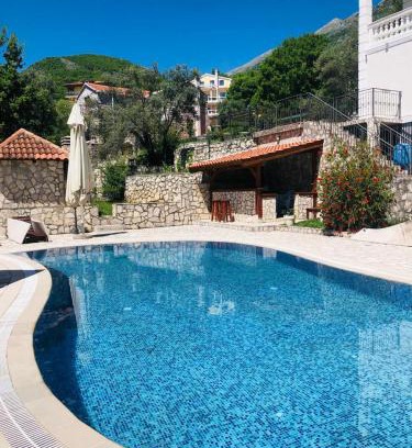 Lapcici Hotel | Vila Oaza Markovici