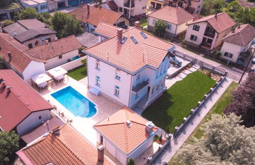 Banja Koviljaca Apartamento | Vila Samokres sa bazenom