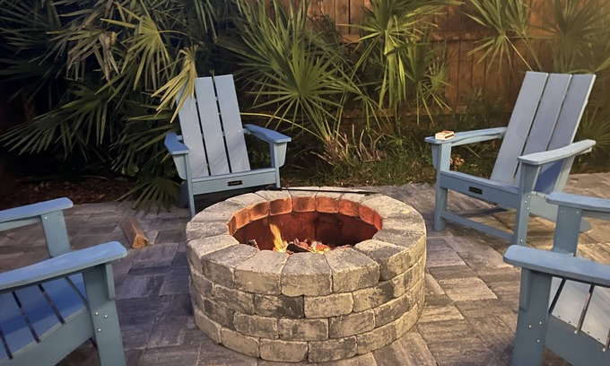 Vilano Beach Casa | Vilano Beach-Healing Sol-4 Kayaks-Fire Pit-Tandem Bicycle-Steps to Intracoastal!