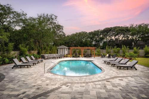 Vilano Beach Casa | Vilano Rose Slps 24, 6Bds, 5 Bths, Pool, Wlk to Beach, Golf, Pets